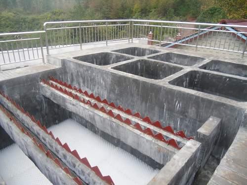 怎么在沉淀池安裝斜管填料，需要固定嗎？